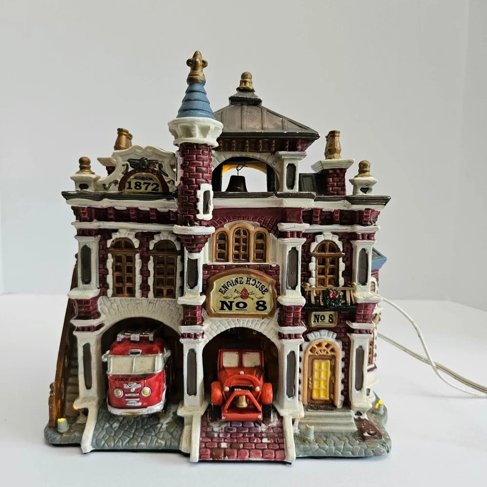 Lemax Caddington Village Engine House No 8 Lighted Christmas Building 55228